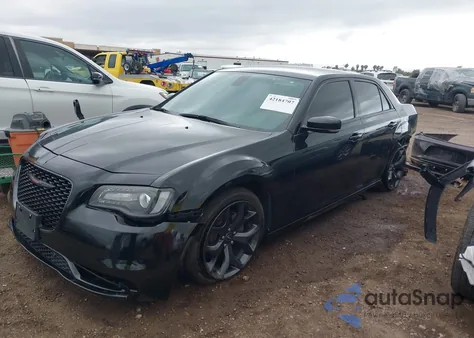 2021 Chrysler 300 300S z USA, uszkodzony, nr VIN 2C3CCABG9MH545964